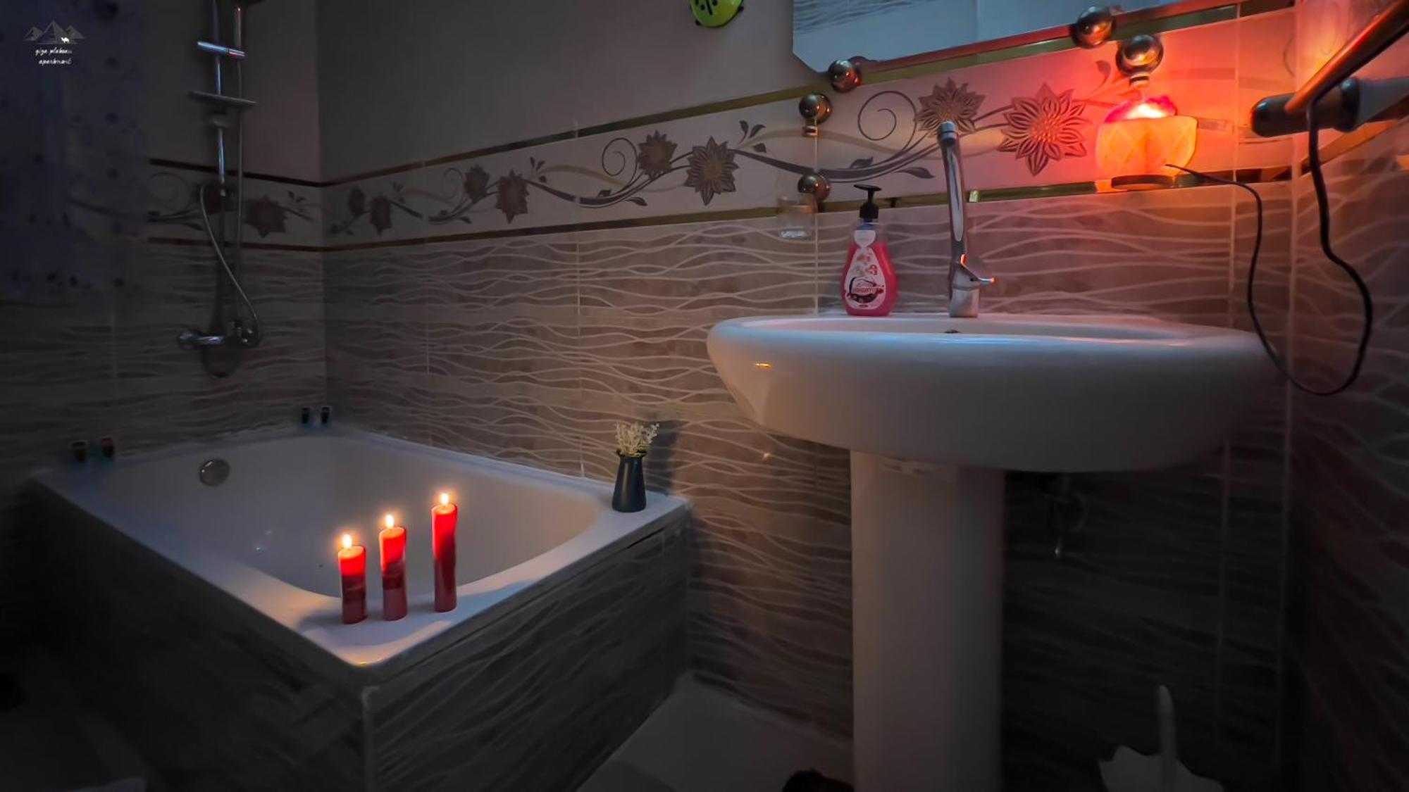 Apartment Jumeirah Jacuzzi Pyramids View Inn Cairo